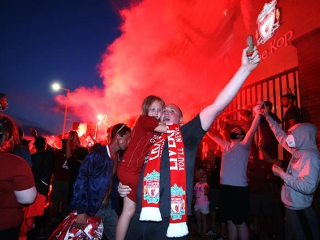 Liverpool vô địch, Klopp kêu gọi fan giãn cách xã hội