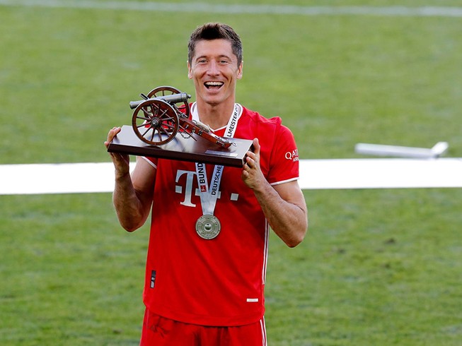 Cú đúp của Lewandowski, tiền đạo Ba Lan ở giải Đức