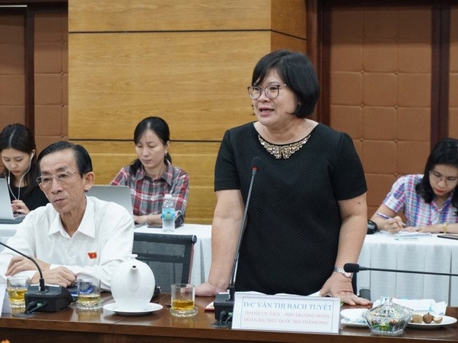 Tuyển giáo viên tiếng Anh như ‘mò kim đáy bể’