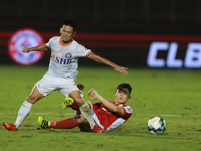 Các CLB sợ trả lương cho cầu thủ khi V-League hoãn