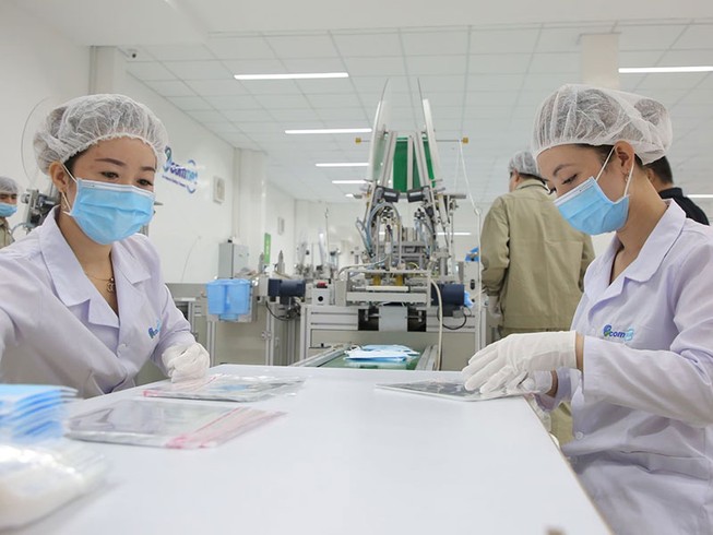 Sếp công ty du lịch: ‘Chúng tôi bán cả dưa hấu’