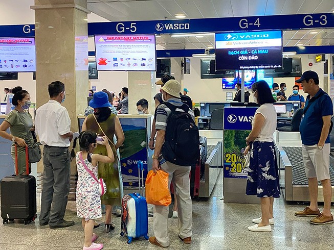 Báo chí đồng hành với doanh nghiệp vượt dịch COVID-19
