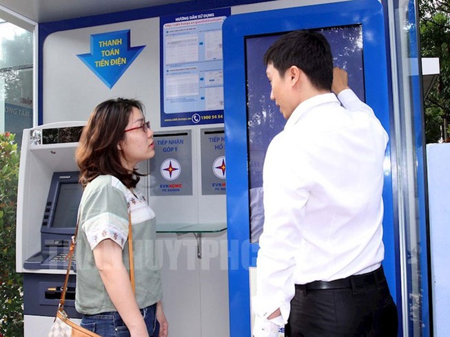 EVNHCMC đột phá trong công tác kinh doanh và dịch vụ điện