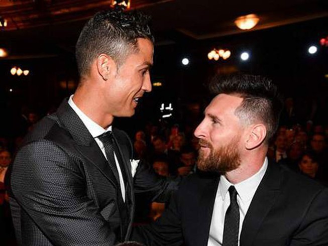 Không Ronaldo, Messi trong danh sách đề cử xuất sắc châu Âu