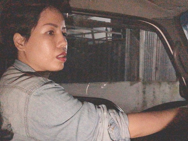 Nước mắt trong đêm của nữ tài xế xe tải