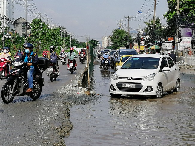 Ngán ngẩm các dự án giao thông thi công chậm