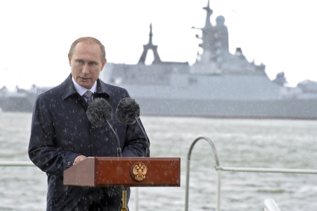 NATO báo động về 'vành đai thép' của Nga