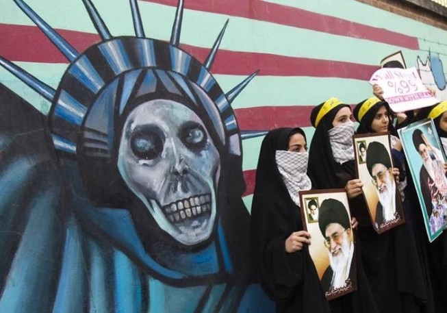 Mỹ bị tố cáo dùng tiền, tình mua chuộc lãnh đạo Iran