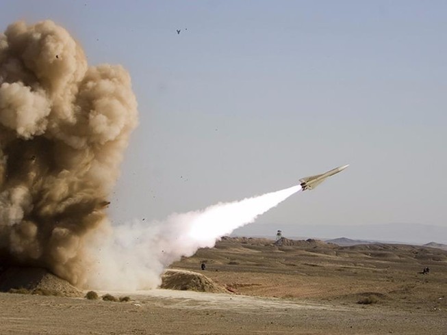 Iran quyết phát triển tên lửa thách thức Mỹ