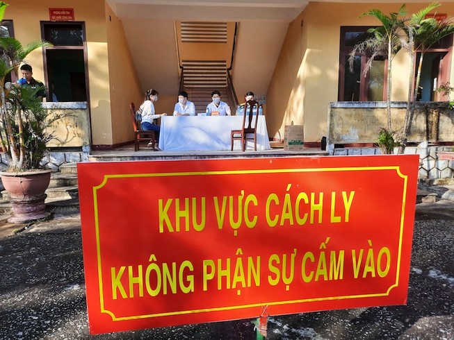 36 du khách cùng chuyến bay với ca COVID-19 thứ 17 ở Hội An