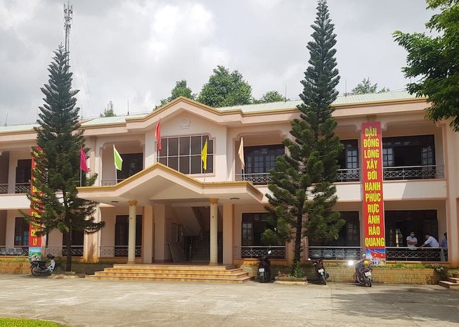 Yêu cầu báo cáo vụ lãnh đạo phường đi ăn cưới giữa dịch