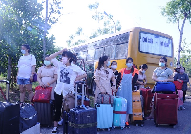 227 bà bầu về từ Đài Loan chia tay khu cách ly