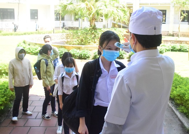 352 thí sinh ở Quảng Ngãi phải dừng thi vì COVID-19