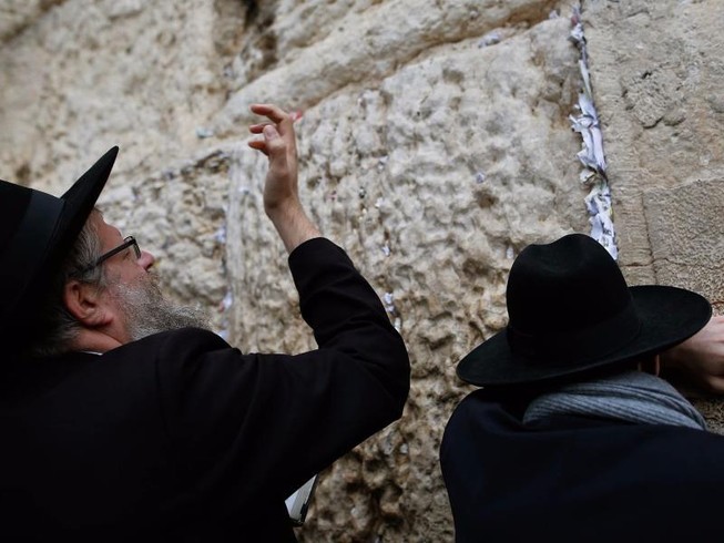 Chống hạn hán, Bộ trưởng Israel kêu gọi dân cầu mưa