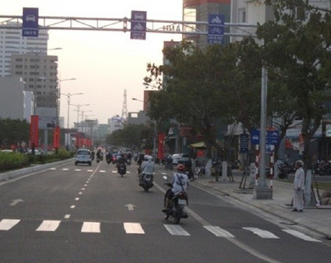 Mức xử phạt mới khi xe máy đi sai làn đường