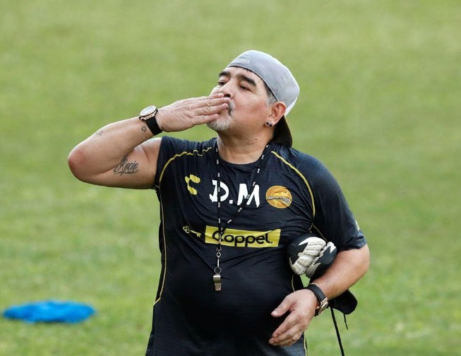 Maradona bị điều tra vì ủng hộ Venezuela