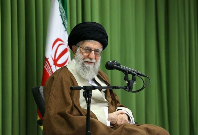Iran lên tiếng về lệnh trừng phạt mới của ông Trump