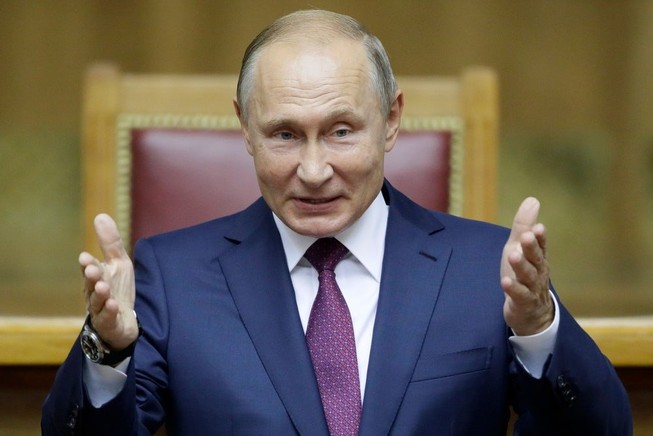 Ông Putin 'chưa nhưng không cần, xét nghiệm COVID-19'