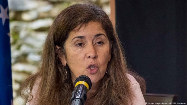 Quan chức Caracas bị cấm vận, ông Maduro trục xuất đại sứ EU