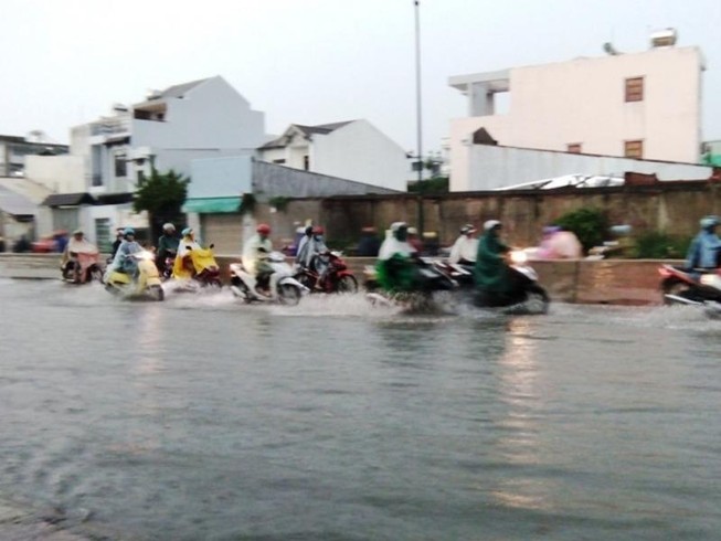Mưa liên tục ở Sài Gòn vẫn là mưa trái mùa