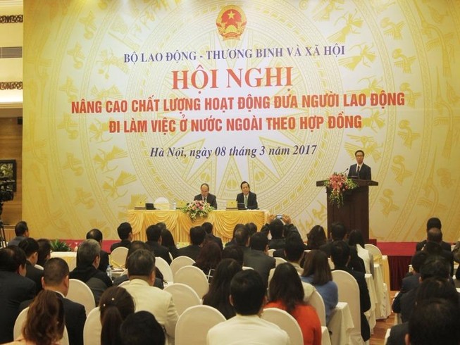 Xuất khẩu lao động: Trên trải thảm, dưới rải đinh