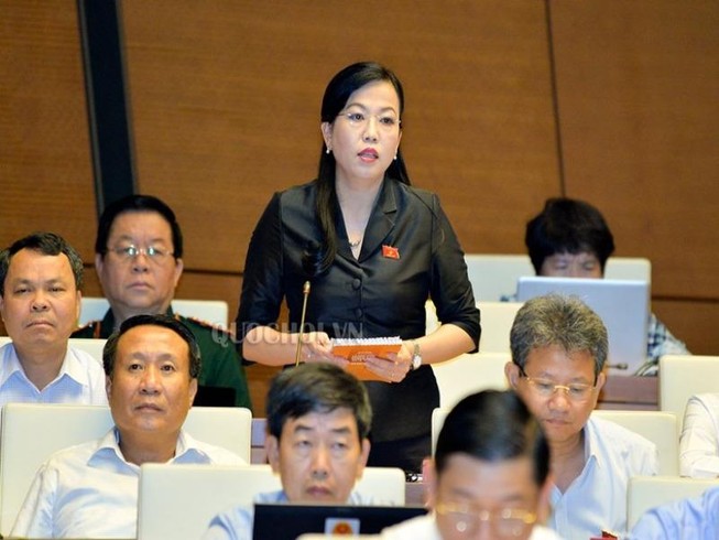 Cử tri nhắn tin bày tỏ đồng tình khi lùi dự luật đặc khu