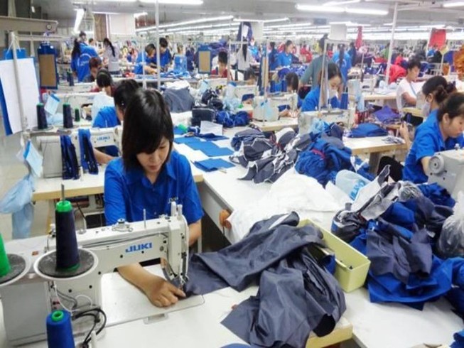 Đề xuất doanh nghiệp trả tiền làm thêm ngày nghỉ 300%