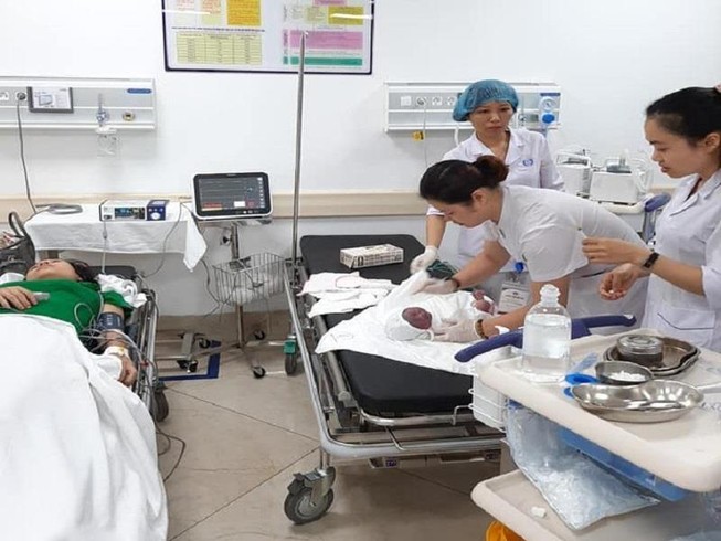 Chồng tham gia BHXH 1 tháng, vợ sinh con có được nghỉ?