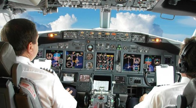 Đề nghị Cục Hàng không báo cáo giờ làm việc của phi công