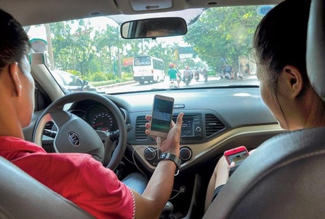 Bốn năm Bộ GTVT vẫn loay hoay với xe công nghệ