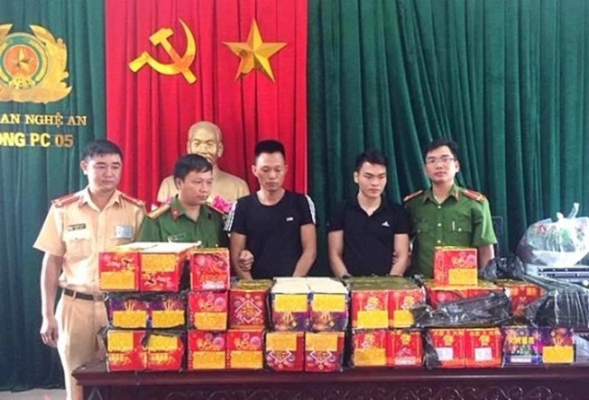 Bộ GTVT yêu cầu ngăn chặn pháo lậu Trung Quốc, Lào, Campuchia