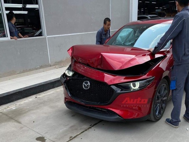 Khách ‘tố’ phanh tự động Mazda 3 có vấn đề, THACO nói gì?