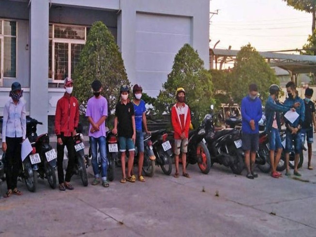 Thủ tướng yêu cầu chế tài nghiêm khắc hành vi tụ tập đua xe