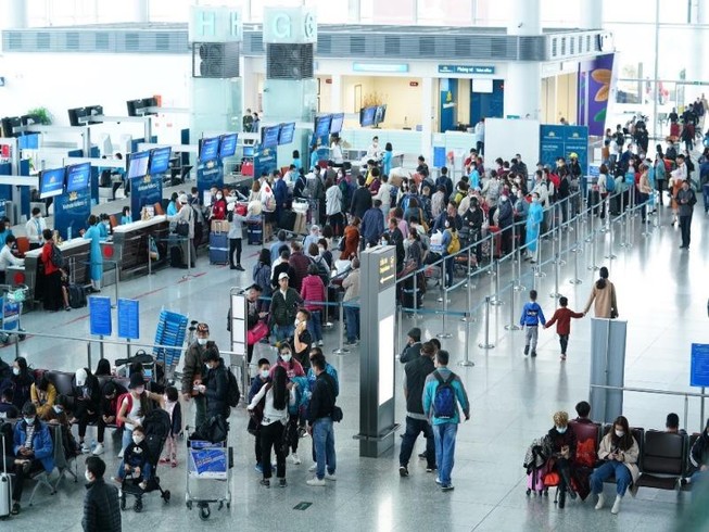 Đề xuất tiếp tục tăng đường bay, cho các hãng bán vé theo mùa