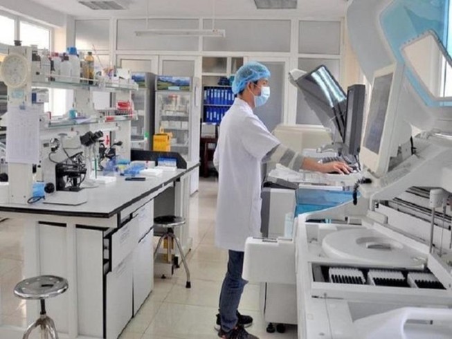 Tạm dừng mua thuốc điều trị cho tình huống 10.000 ca COVID-19