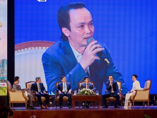 Lỗ nặng, ông Quyết vẫn chi 2 tỉ USD mua động cơ máy bay
