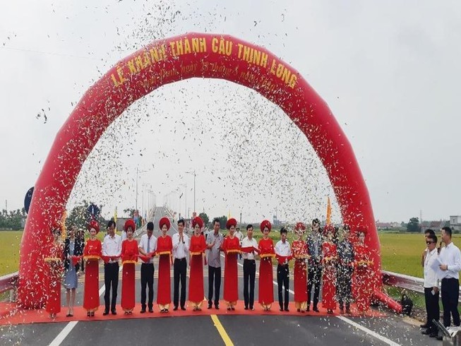 Bộ GTVT thông xe cầu 1.158 tỉ đồng nối liền hai bờ Ninh Cơ