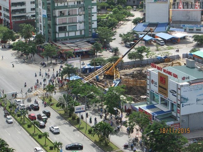 Sập giàn cần cẩu, đè chết người đàn ông đang chạy xe máy