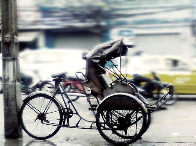Trên chiếc xích lô, thầy đã dạy tôi vượt qua nỗi sợ hãi
