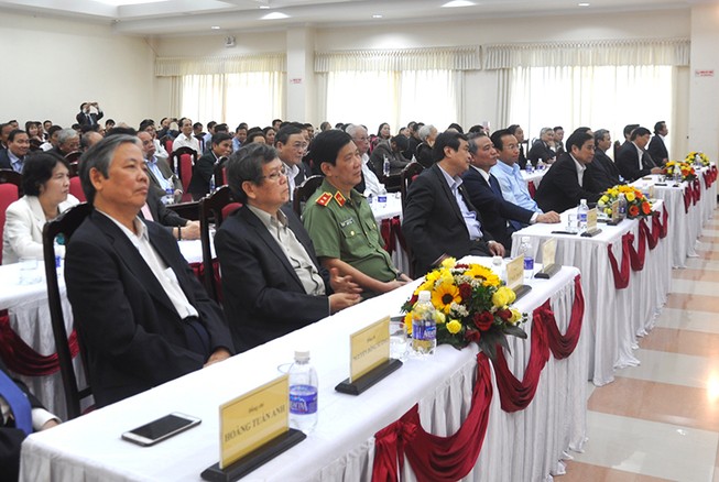 Thủ tướng gặp mặt nguyên lãnh đạo miền Trung