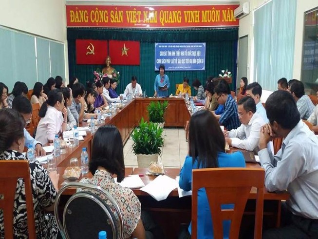 Thiếu giáo viên, hiệu trưởng phải vào lớp chăm trẻ