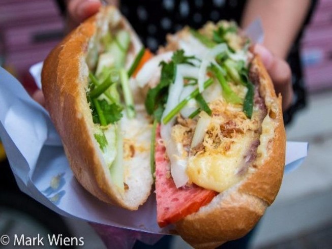 Năm quán bánh mì bán không ngừng tay ở Sài Gòn