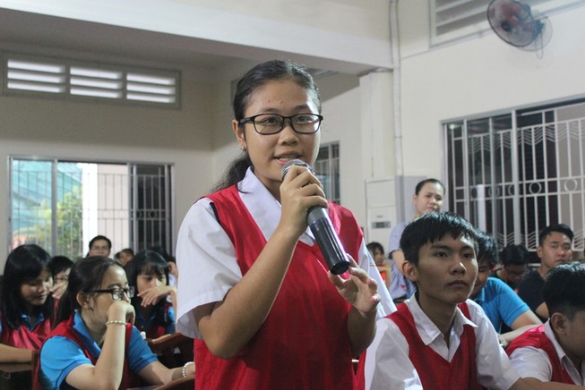 “Tự nguyện cho người khác xâm hại có phạm tội không?“