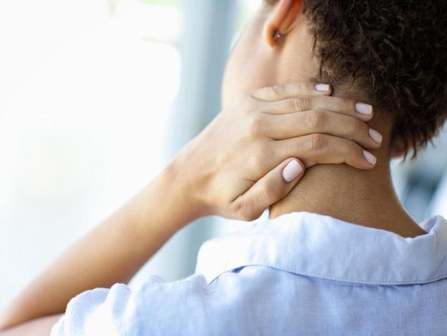 Phương pháp tập trị đau cổ vai gáy mạn tính