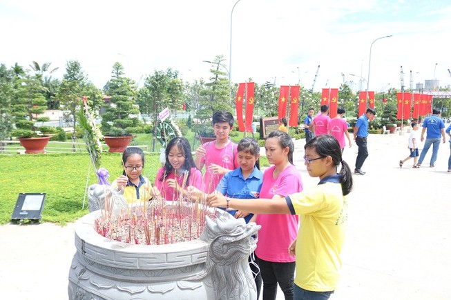 Hành trình đến địa chỉ đỏ