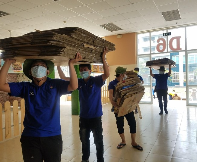 Nhật ký: Một ngày đi gom thùng carton