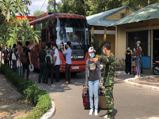 200 người rời khu cách ly Trường Quân sự Quân khu 7