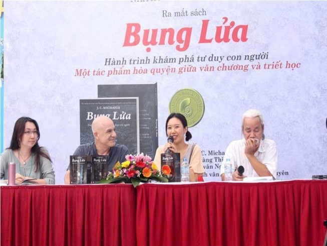 Tuổi trẻ nên sống bình thường hay khác biệt