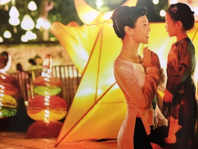 Triển lãm ảnh 'Thu Vọng Nguyệt' hoành tráng