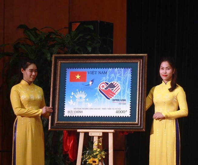 Phát hành bộ tem Chào mừng Hội nghị Thượng đỉnh Mỹ - Triều